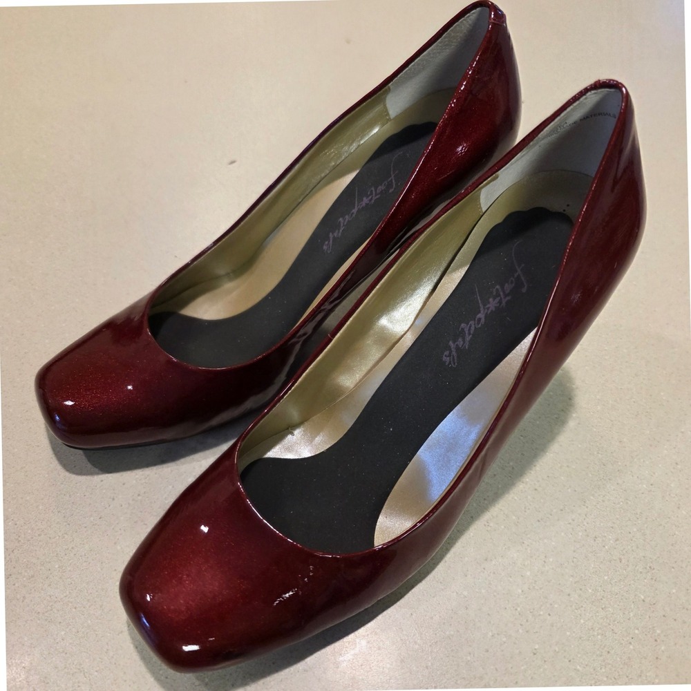 Me Too Pebbles Pumps Size 9M Shimmery Red Patent Leather Square Toe Block Heels